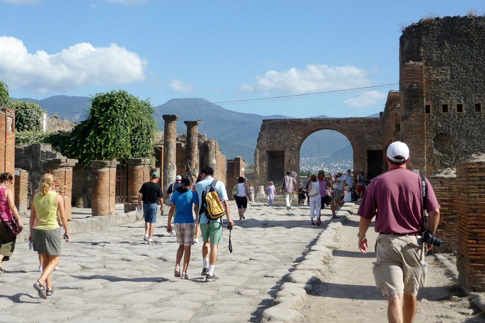 Naples: Day Trip to Pompeii and Capri - Hydrofoil Naples to Capri: what changes when you cross water