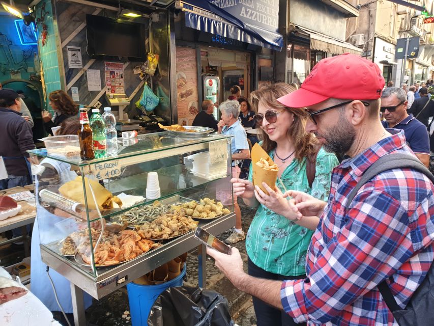 Naples: Food Tour with Davide - Pasta Ragù and Piazza San Domenico Maggiore: When Food Meets Architecture