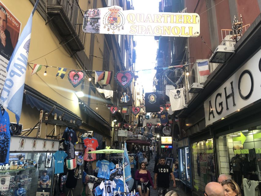 Naples: Guided Pub Crawl in the Old Town - Key things you’ll notice on this crawl