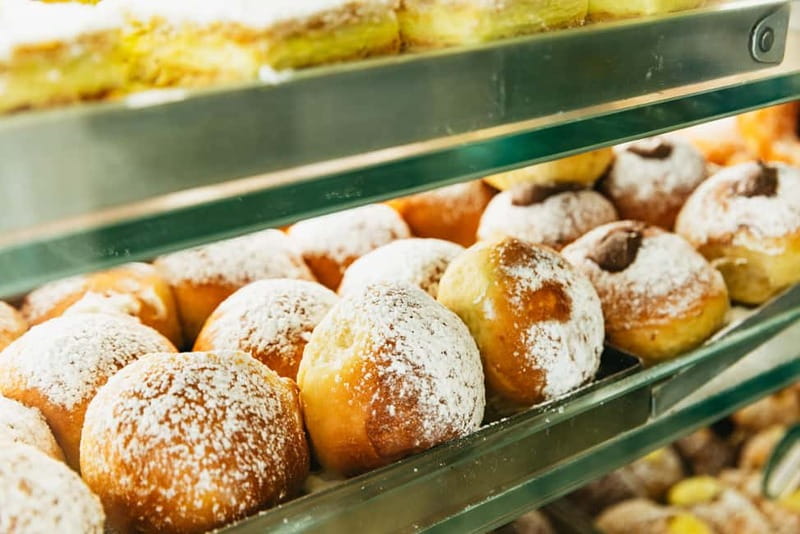 Naples: Guided Street Food Tour with Spritz - Guides Matter: What to Look For (and Who You Might Get)