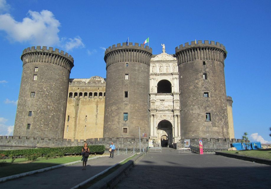 Naples: Naples, Pompeii, and Vesuvius Full-Day Tour - Lunch in the Middle: A Needed Reset (Plan for Simple)