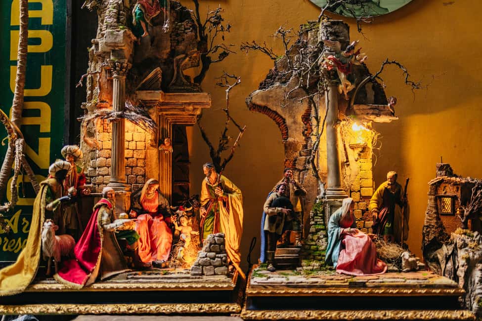 Naples: Old Town Guided Walking Tour - Purgatorio ad Arco and the photo-stop rhythm