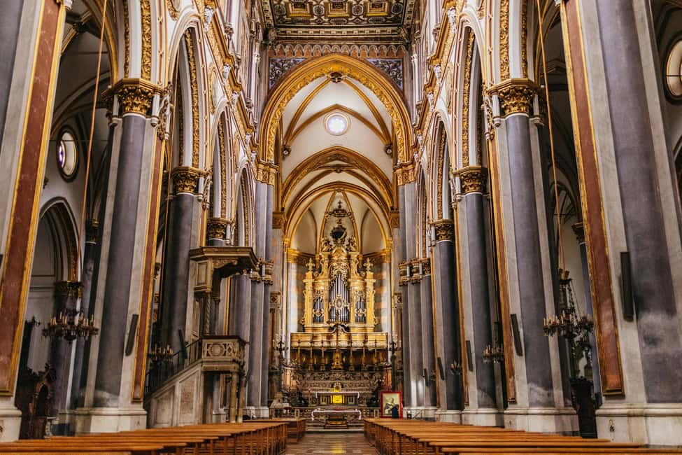 Naples: Old Town Guided Walking Tour - Street art and the Banksy mural stop