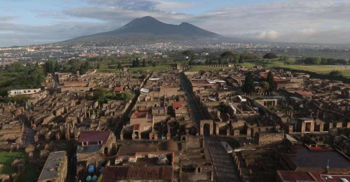 Naples: Pompeii and Herculaneum Tour with Tickets and Lunch - Pompeii: what you’ll actually see with a guided route