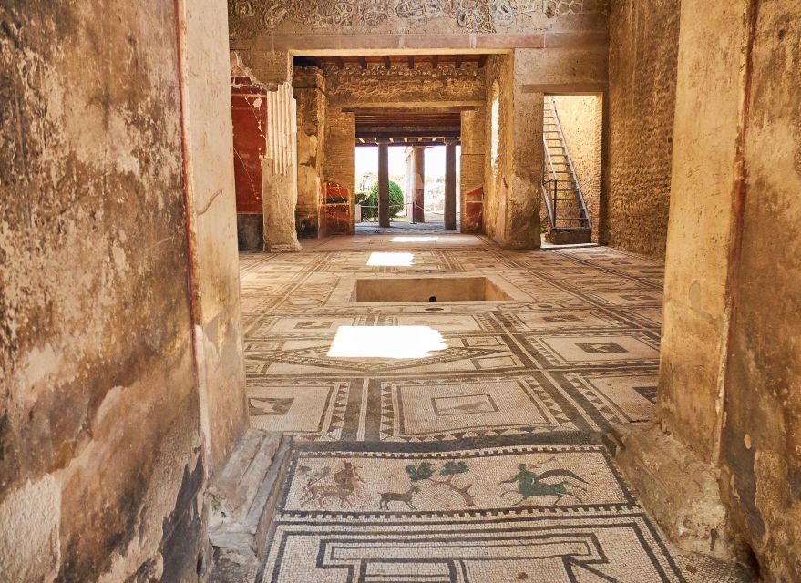 Naples: Pompeii & Mt. Vesuvius Day Trip with Tickets & Lunch - Getting to the day-trip start: pickups across Naples and a smooth timeline