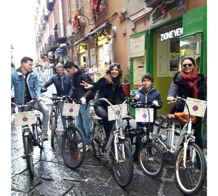 Naples: Sightseeing Tour by E-Bike - Lungomare Caracciolo and Largo Sermoneta: photo stops with sea air