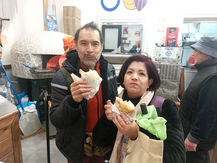 Naples: Street Food Experience With 6 Stops - Entering La Pignasecca Market: where Naples eats close-up