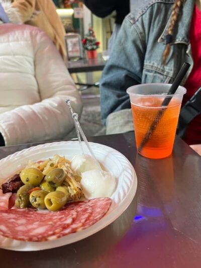 Naples: Street Food Experience With 6 Stops - Starting at Piazza Carità, 12: quick orientation and an easy start
