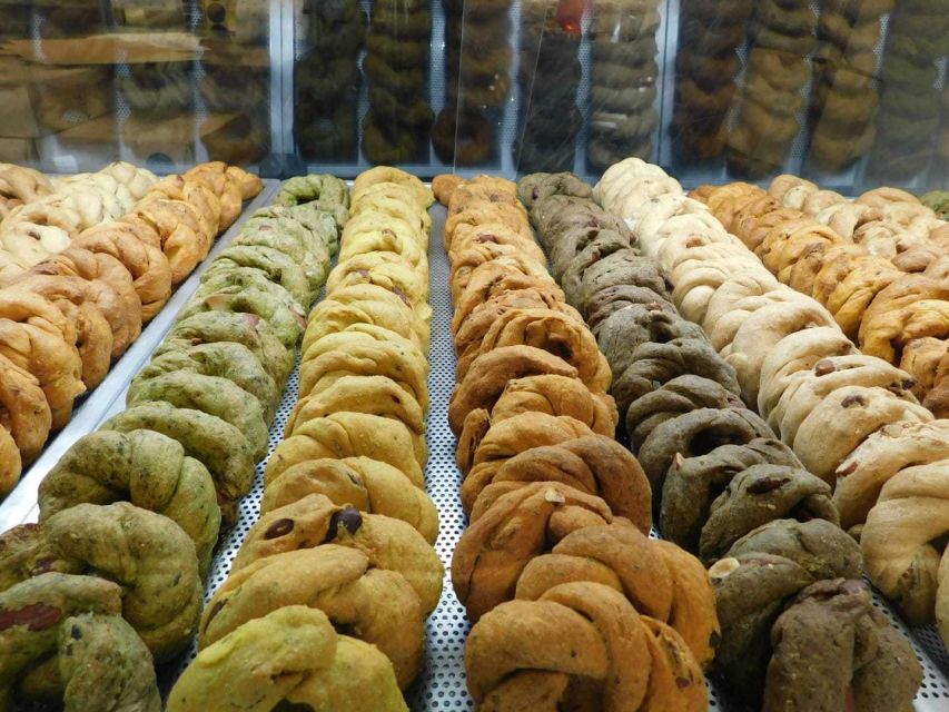 Naples Street Food Scene Tour: Small-Group Tasting Adventure - Via San Gregorio Armeno: snack time in the city’s craft lanes