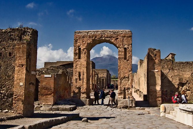 Naples to Positano/Sorrento Transfer via Pompeii (or Vice Versa) - Where This Works Best (And Where It Might Not)