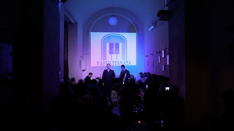 Naples: Traditional Neapolitan Music Concert - The One-Hour Flow: How The Show Unfolds