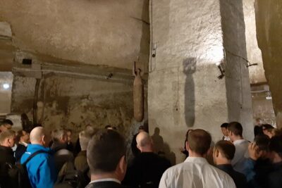 Naples Underground Official Skip-the-line Ticket - The underground route: shelters, aqueducts, garden, and the Nero theater doorway