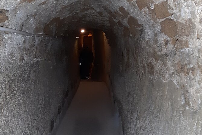 Naples Underground Official Skip-the-line Ticket - Candle-lit option: when it’s worth choosing