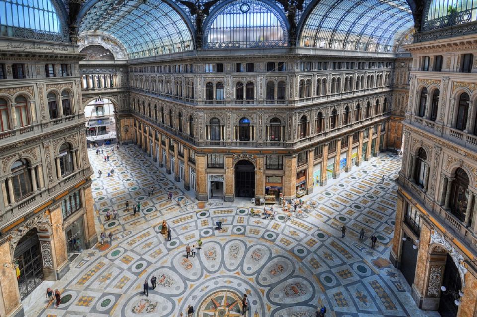 Napoli: Walking Tour of Naples with Local Tour Guide - Spaccanapoli and the Spanish Quarters: where the city turns narrow