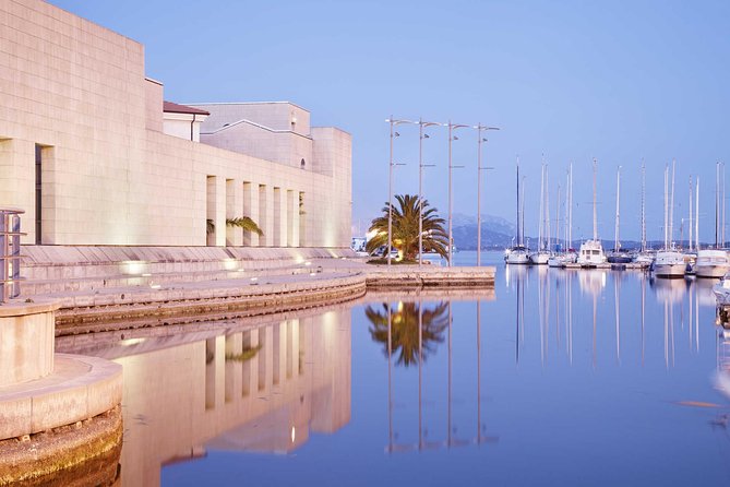 Olbia : Private Romantic Tuk-Tuk Tour - Trivenere fountain and Piazza Crispi: the best photo-and-sea moments