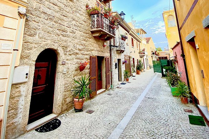 Olbia : Private Romantic Tuk-Tuk Tour - Price and value: what $60.34 per person buys you in Olbia