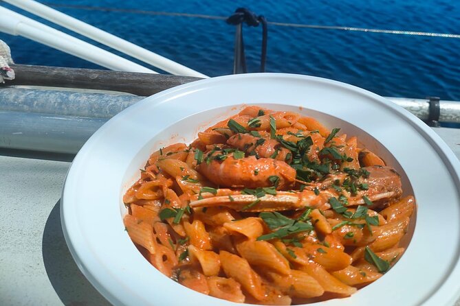 One day excursion on a sailing boat in the Gulf of Alghero - Leaving Alghero at 10:00: small-boat pace, clear meeting point
