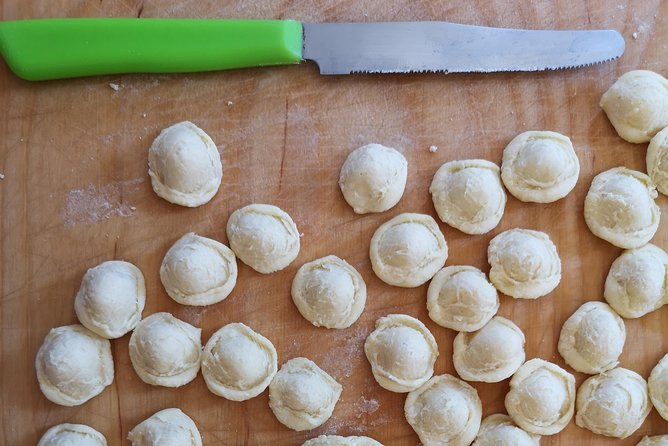 Orecchiette Cooking Class and Wine Pairing in Lecce - Small group, personal attention: the main advantage (when it stays small)