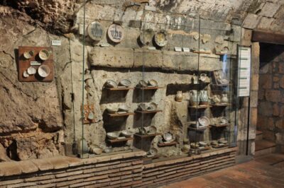 Orvieto: Pozzo della Cava Entry Ticket - Nine caverns, three eras: Etruscan, Urbs Vetus, and Renaissance changes