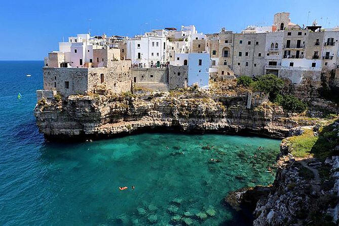 Ostuni, Alberobello and Polignano a Mare. Departing from Lecce - Quick hits before you go