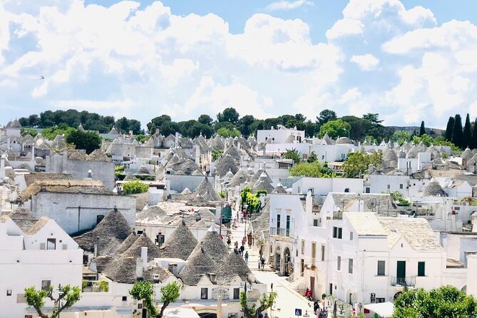 Ostuni, Alberobello and Polignano a Mare. Departing from Lecce - What the Guide Actually Adds (Besides Driving)