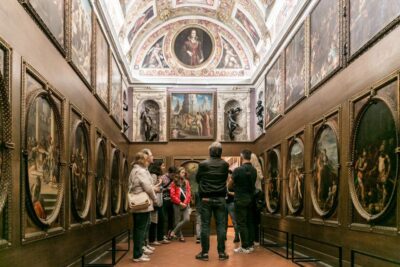 Palazzo Vecchio: Skip-the-Line Entry and Secret Passage Tour - Meeting at Piazza della Signoria without stress