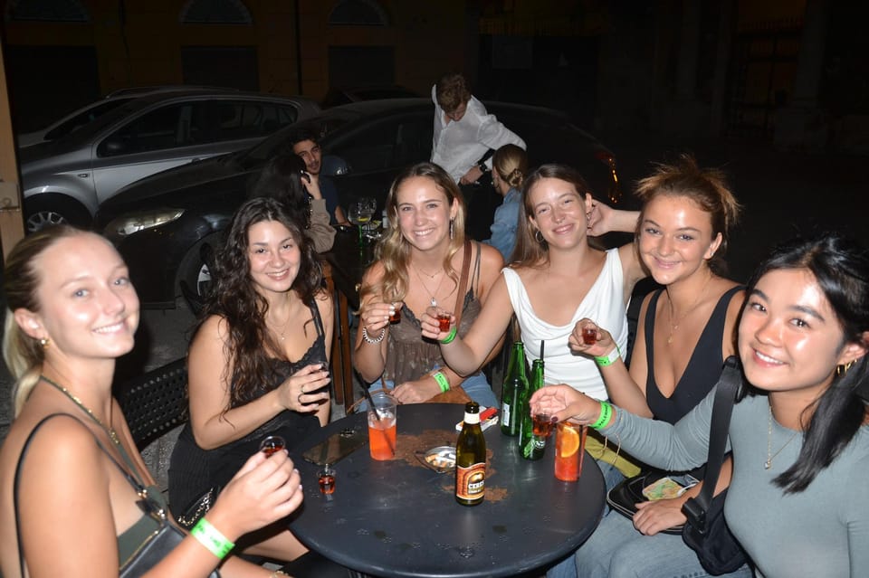 Palermo: Guided Bar Crawl with Shots and Discounts on Drinks - What the venues are like: DJs, live music, and relaxed hangouts