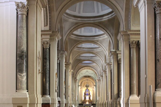 Palermo Historic Center Walking Tour by Palermo Wonders - Mercato del Capo streets and the baroque church stop at Capo