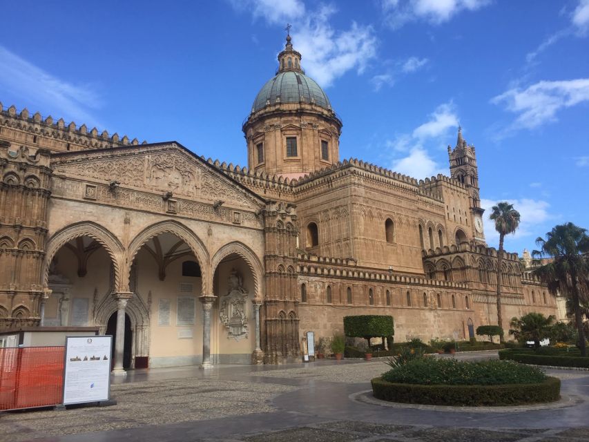 Palermo: Markets and Monuments City Center Walking Tour - The “square of shame” story: Praetorian Palace and Fontana Pretoria