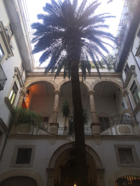 Palermo: Street Food Walking Tour at Sunset - First stop at Quattro Canti: where the tour finds its rhythm