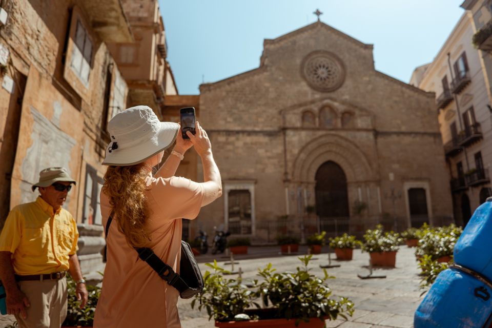 Palermo: UNESCO World Heritage Sites Guided Walking Tour - Vucciria market streets: a sensory break from pure monument mode