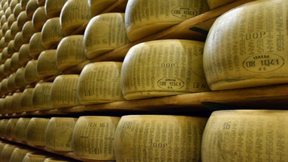 Parma: Parmigiano Production and Parma Ham Tour & Tasting - Stop 3: Prosciutto di Parma production in the hills