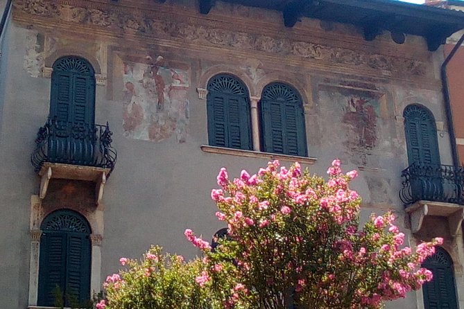 Passionate Verona: Living Romeo and Juliet's Story - Casa di Romeo: The Other Side of the Triangle