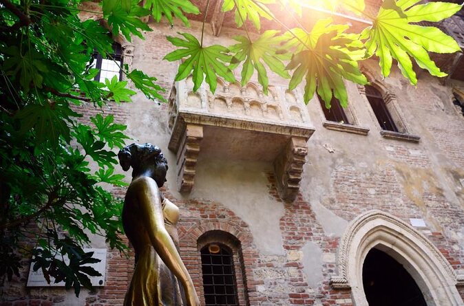 Passionate Verona: Living Romeo and Juliet's Story - Via Portici: The Letters to Juliet Film Start