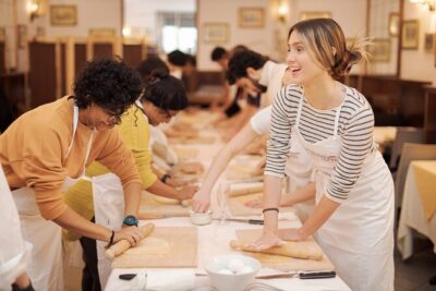 Pasta Cooking Class in Rome - Fettuccine Class in Piazza Navona - Where you meet and how the 2-hour flow usually feels