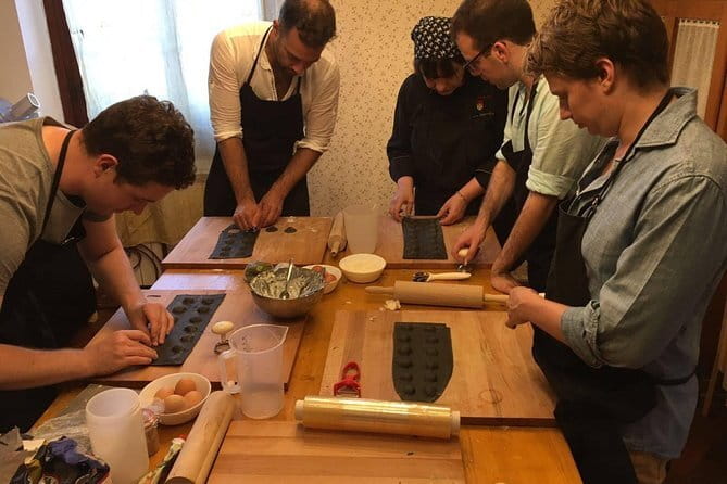 Pasta Cooking Class: Mastering Nonna's Recipes - Small Group Size, Clean Facilities, and Real Feedback
