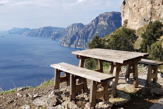 Path of the Gods Hiking Day Tour from Sorrento - The shepherd hut stop: the authentic snack moment near the top