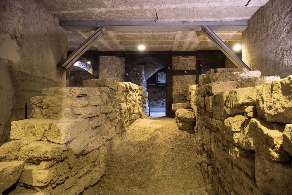 Perugia: Entry Ticket and Guided Tour of Perugia Underground - Where the Tour Starts: Saint Lawrence Cathedral Cloisters, Piazza IV Novembre