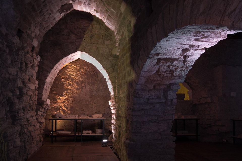 Perugia: Entry Ticket and Guided Tour of Perugia Underground - Practical Comfort Tips: Temperature Shift, No Food, and No Strollers