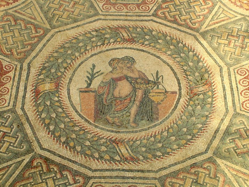 Piazza Armerina: Villa Romana del Casale Guided Tour - Private Rooms of the Domina and Dominus: Where Wealth Meets Routine