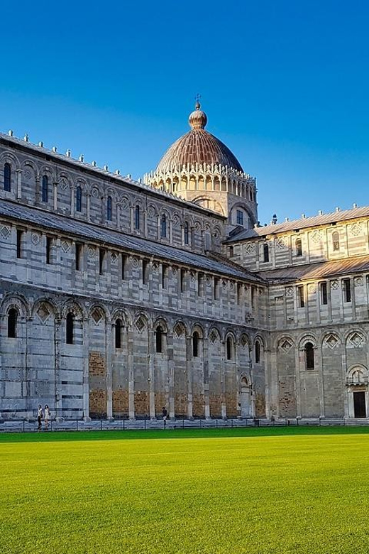 Pisa: Beyond the Tower Round-trip Golf Cart Tour - Language and audio: what to expect without stress