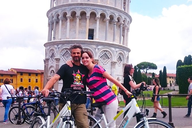 Pisa Self-Guided Bike Tour: Leaning Tower & Square of Miracles - The first stretch: Smile & Ride, then churches and medieval remnants
