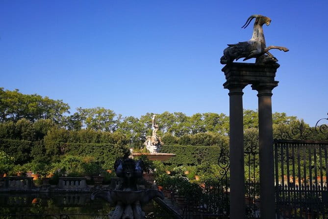 Pitti Palace, Boboli Garden & Palatina Gallery Guided Tour - Meeting at Palazzo Pitti: small-group flow that keeps you moving