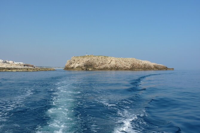 Polignano a Mare boat tour emotions, caves, diving and appetizers - Aperitivo on Board: Taralli, Prosecco, and the Taste of the Coast