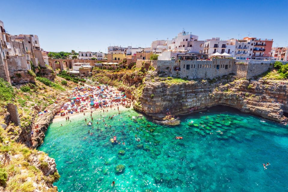 Polignano a Mare: Street Food Tour with Tastings and Wine - Food tasting stop: how Apulia turns simple ingredients into a meal
