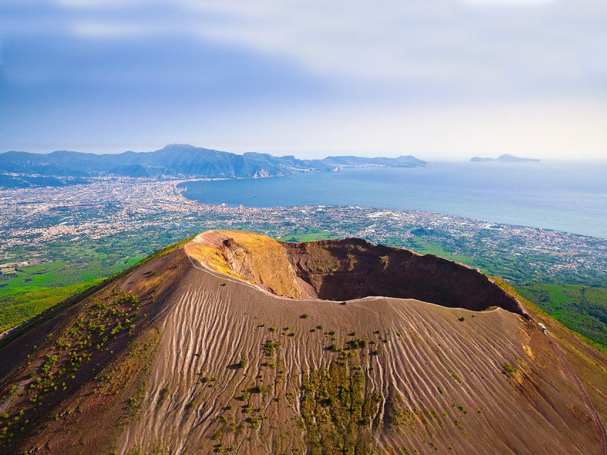Pompei: Mount Vesuvius and Pompeii with Round-Trip Transfer - Via Roma meet-up to two-site rhythm