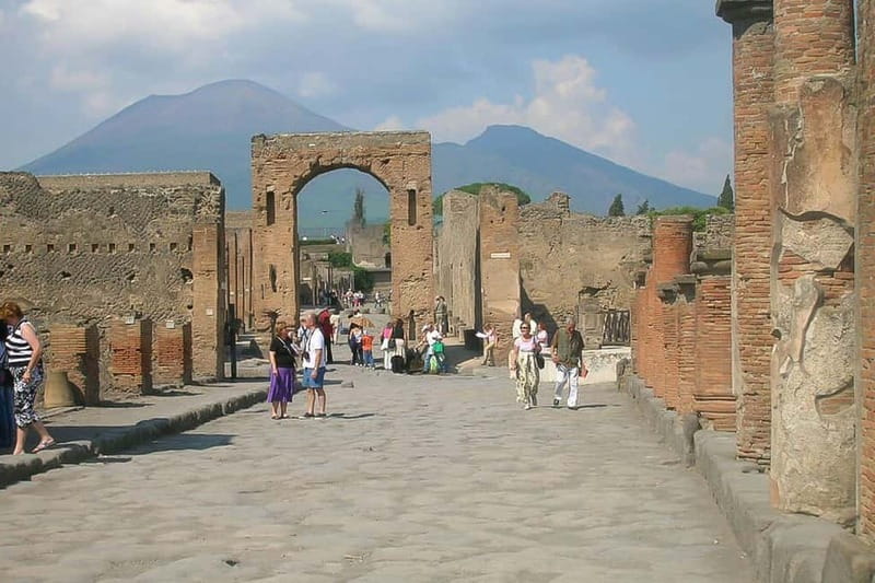 Pompei: Pompeii Private Tour - Meeting at Tempio Travel near the Circumvesuviana station
