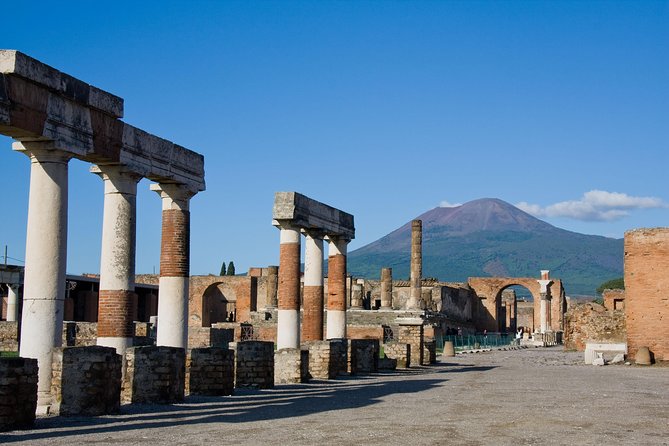 Pompeii 2h Small-Group Tour with Expert Archaeologist - Pompeii in 2 Hours: What You Really Get