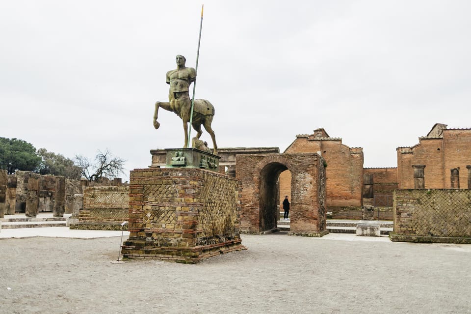 Pompeii: Afternoon to Sunset Guided Tour with Ticket - The civic heart: Forum, Basilica, and the Antiquarium