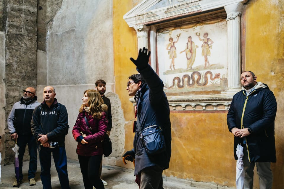 Pompeii: Afternoon to Sunset Guided Tour with Ticket - Neighborhood streets: bakeries and housing blocks you can actually picture